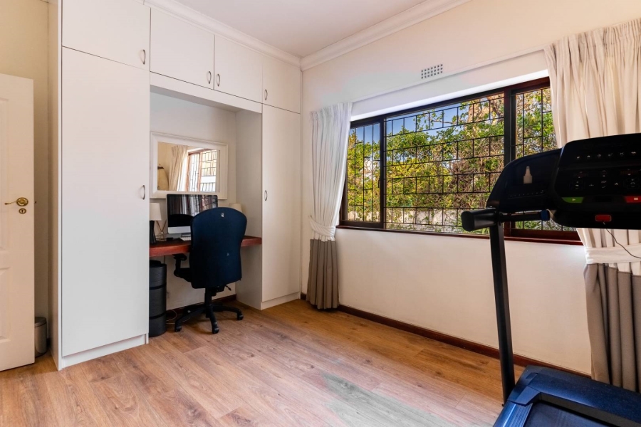 4 Bedroom Property for Sale in Constantia Western Cape